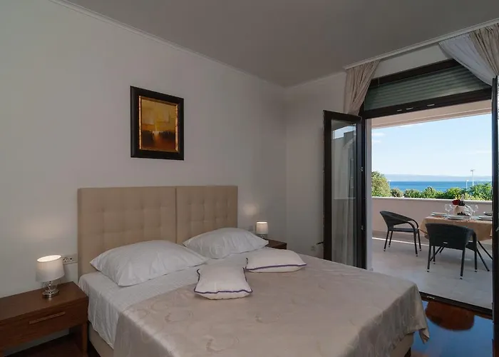 Luxury Near The Pensión Split