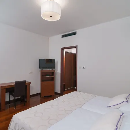 Luxury Near The ゲストハウス