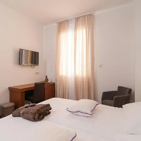 Luxury Near The Beach 4*