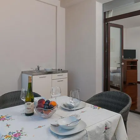 Luxury Near The Beach 4*